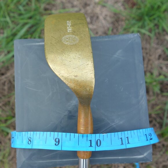 Vintage TNT 802 Right Handed Putter with Golf Pride Traction Action Grip - Picture 16 of 16